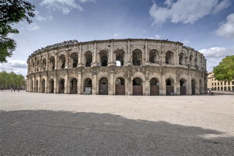Nimes Amphitheater - Nimes Amphitheatre Travel Attractions, Facts & History