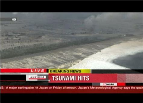2012 courtesy of yenlinh tran. Tsunami Wave: Tsunami Japan Hawaii