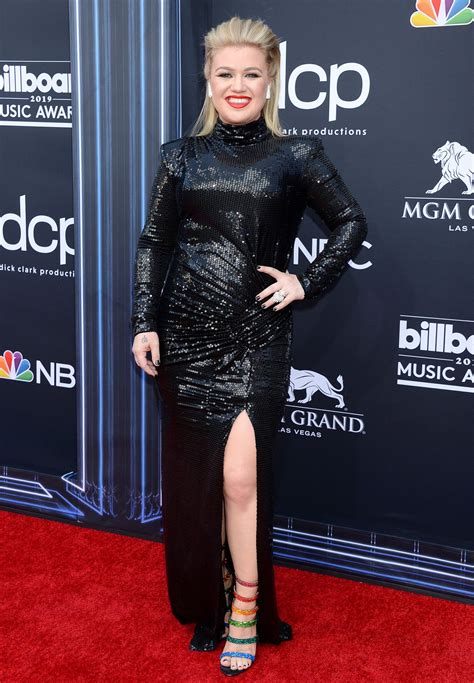 2019 billboard music awards breaking news, photos, and videos. Kelly Clarkson - 2019 Billboard Music Awards • CelebMafia