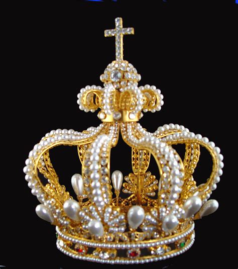 Maybe you would like to learn more about one of these? REAL CROWN PICTURES - Google Search | TIARAS AND CROWNS ...