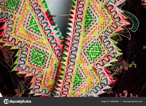 Hmong embroidery pattern | Hmong's (mountain people) hand embroidery ...