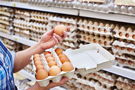 Eier Unterschiedlicher Gewichtsklassen Im Karton Lebensmittelklarheit