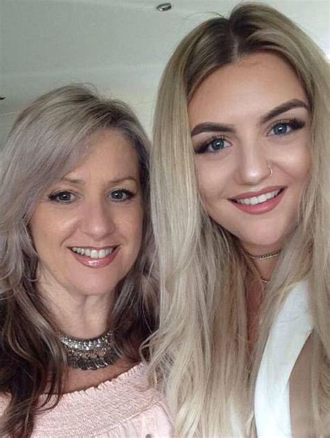 See Why This Mother And Daughter Are Often Mistaken For Sisters Others
