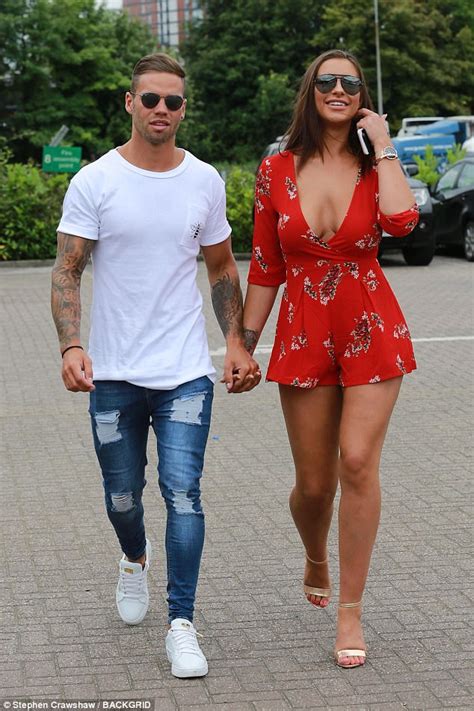 Love Island S Jessica Shears Gets Trolled Over Her Boobs Daily Mail