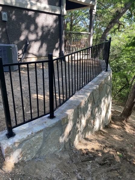 New Milsap Stone Retaining Wall At Condo In Arlington Texas Dfw