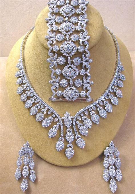 Stunning Bridal Necklace With Simulated Diamonds In Silver Gleam Jewels