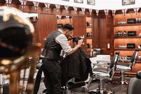 Students in barber classes and colleges learn much of the same skills as those taught in cosmetology school, but the training is obviously tailored specifically for men's hair and short hair in general. Best Barbers Near Me | Mens Barbers Near Me | Pall Mall ...