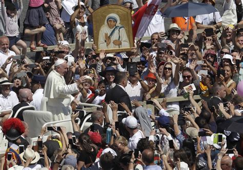 We Always Knew Mother Teresa Was A Saint Say Us Pilgrims Catholic