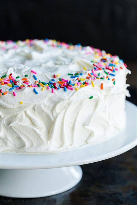 This Easy Vanilla Cake Has A Soft And Moist Crumb And Makes The Perfect Birthday Cake Everyo