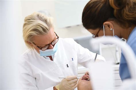 Die zahnhygiene bei ihnen zu. Professionelle Zahnreinigung vom Profi - Dr. Nicola Friesen