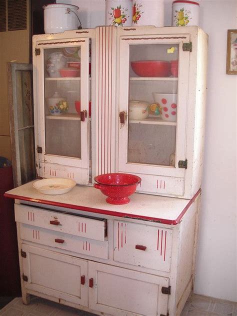 First, a word about the term hoosier cabinets: this is a broad category term that implies a style of cabinet that was manufactured in or near the state of indiana. Hoosier Cabinet | Hoosier cabinets, Hoosier cabinet ...