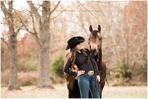 Missouri Equine Photographer Molly M Senior Portraits Texas Equine