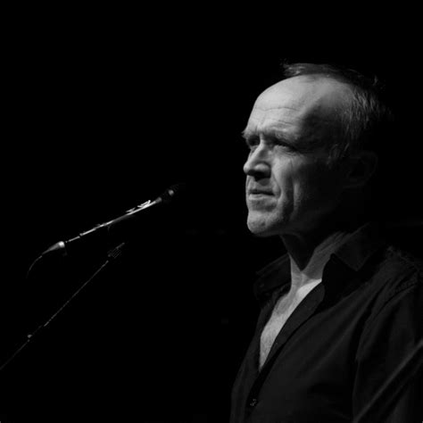Beside cabaret and theatre he is best known. Stef Bos in concert voor See&Smile | See and Smile vzw