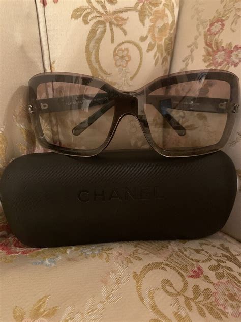 Authentic Chanel Sunglasses Oversized Cc Monogram Vin Gem