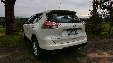 Nissan prides itself on tech, so naturally there's much of it on offer. 2014 Nissan X-Trail Review : ST 2.0L | CarAdvice