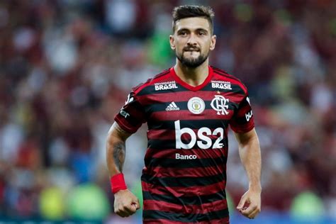 Giorgian daniel de arrascaeta benedetti is a uruguayan footballer who plays as an attacking midfielder for brazilian série a club flamengo and the uruguay national team. Inter Offered Chance To Sign Flamengo Star de Arrascaeta