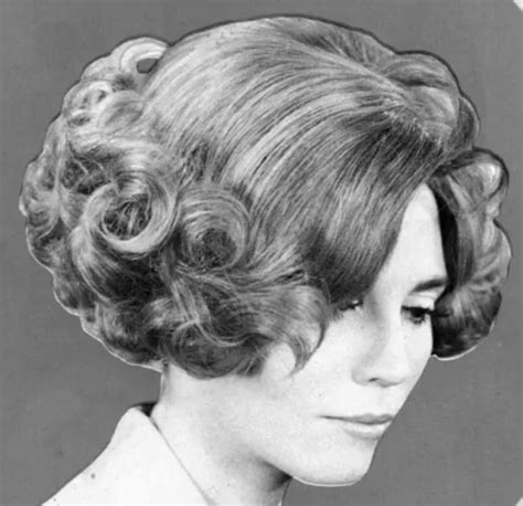 Mbs Aug 1969 004 Bouffant Hair Styles From 1969 Wash Setstyle Flickr