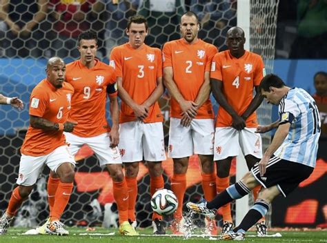 Argentina, and a que hora juega holanda y argentina. Holanda vs Argentina: resumen, goles y resultado - MARCA.com