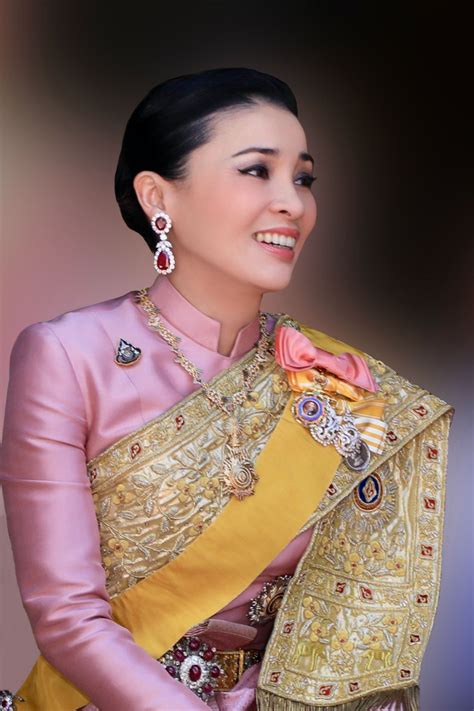 พระราชประวัติสมเด็จพระนางเจ้าสุทิดา พัชรสุธาพิมลลักษณ พระบรมราชินี สมาคมพยาบาลแห่งประเทศไทย