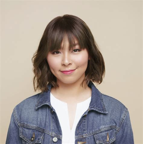 Short Korean Hairstyle For Round Face Wavy Haircut