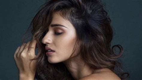 ms dhoni the untold story tiger shroff s girlfriend disha patani bags a role in the biopic