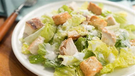 Creamy Caesar Salad With Chicken Hellmann S Us
