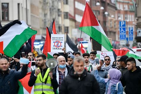 Hundreds Rally In Sweden In Pro Palestine Protest Al Mayadeen English