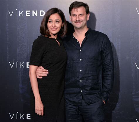 A 200 első randi a viasat 3 első saját gyártású magyar televíziós sorozata.az első adás 2018. Fotók: Gryllus Dorka és Simon Kornél külön érkeztek ...