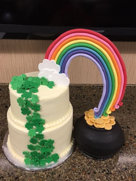 If you're entertaining this weekend and need a st patrick's day cake that is going to wow your guests, this elaborate cake from the 'not martha' blog could be your good luck ticket. St. Patrick's Day Cake - CakeCentral.com
