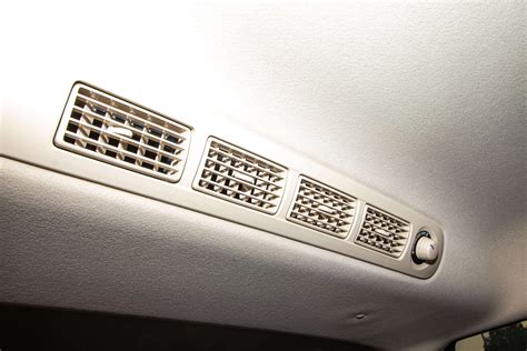 Mitsubishi Xpander Cross Hi-Line 2023 1.5L - Ярдрей - Авто