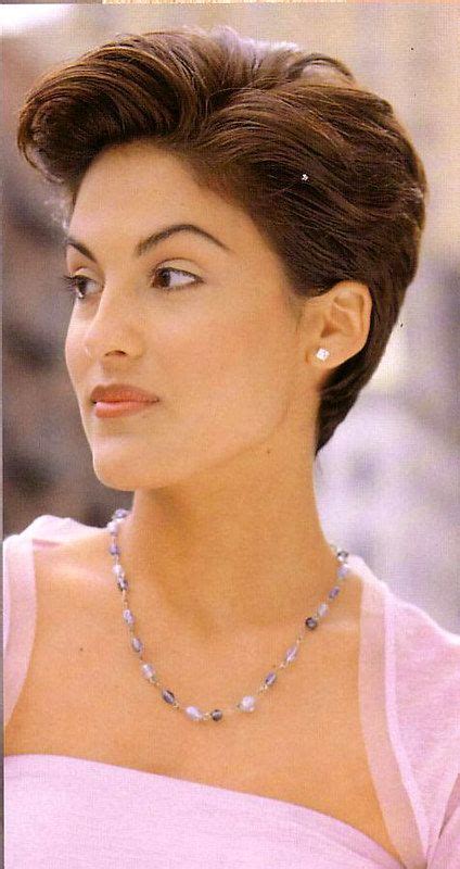 Undeniably one of the hottest hair color trends of the last few years, here's some gorgeous ombre hair inspiration — and the haircuts that show it off. Page 09 - Short c in 2020 | Hair styles, Short, Flickr