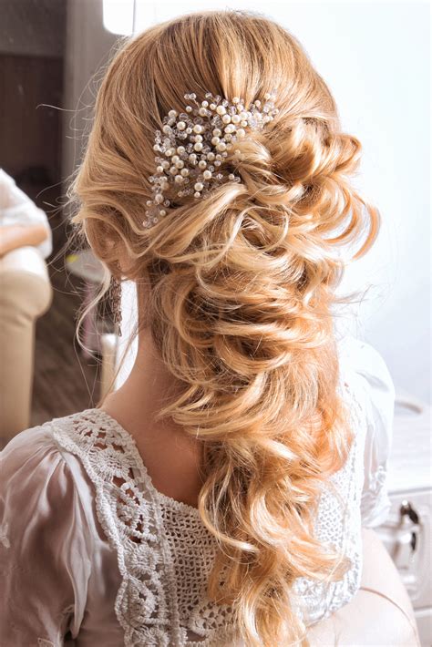 5 Idées De Coiffure Pour Un Mariage Beauty Coiffure Le Blog