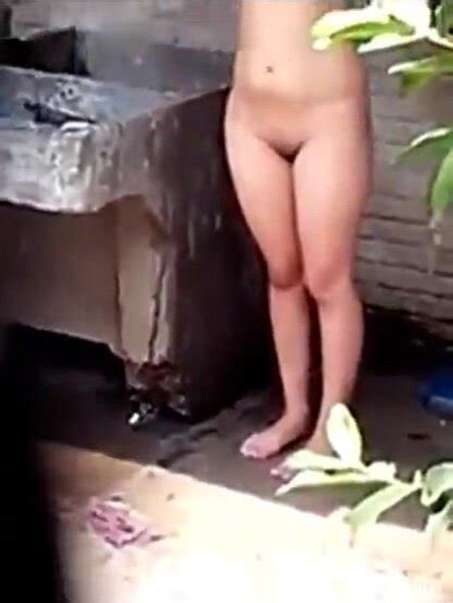 Indian Girl Bathing Outdoor Thisvid Com