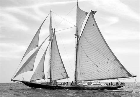 The Schooner Columbia A Perfect Replica Sailing Schooner Sailing