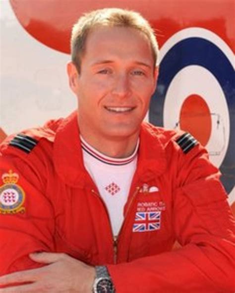Red Arrows Fans Pays Tribute To Pilot Killed At Base Bbc News