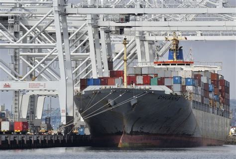 Us Trade Deficit Increases 53 Percent To 374b Daily Sabah
