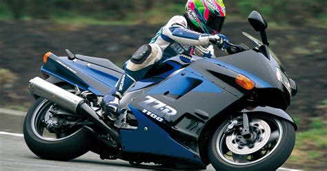 15 Reasons Why The Kawasaki Ninja Zx 11zz R1100 Is A Legend