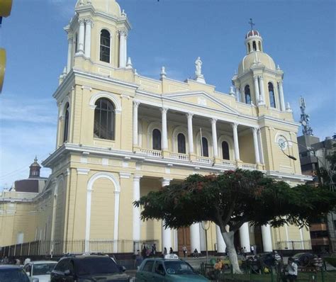 Vista Satelital La Catedral Chiclayo Lambayeque En Perú Fotos Y