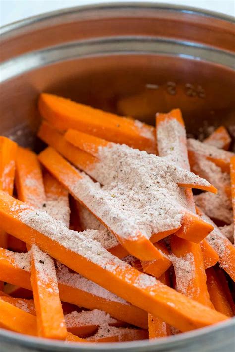How to make sweet potato fries? Baked Sweet Potato Fries - Jessica Gavin