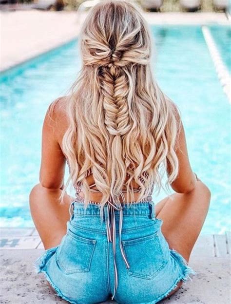 10 Cute Beach Hairstyles That Are Instagrammable Af Boho Hairstyles Hot Sex Picture