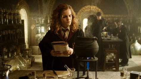 Make Potions In Harry Potter Inspired Cocktail Class Us Weekly