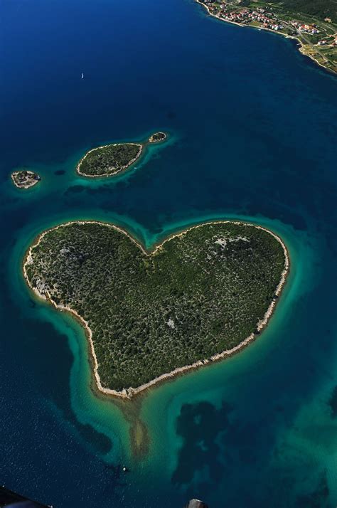 Fall In Love With Croatia 28 Places Of Love Day9 Heart Shaped Island