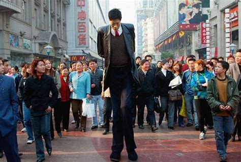 10 Of The Tallest Men In The World