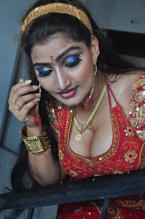Mallu Actress Babilona Big Boobs Cleavage And Boob Press Wiral Beauties