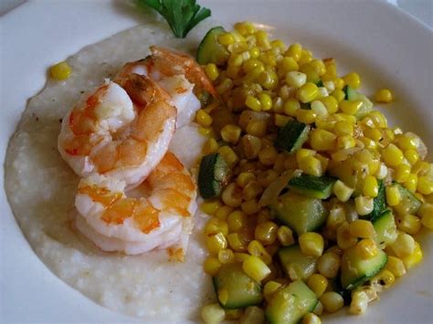 Does anyone have a recipe for cornbread that can be made with grits instead of cornmeal? Shrimp, Grits and Corn Off the Cob - Honest Cooking