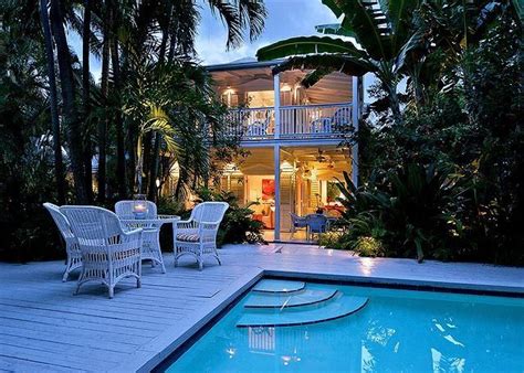 Villa Tropicale A Lush Secluded Estate In The Casa Marina District