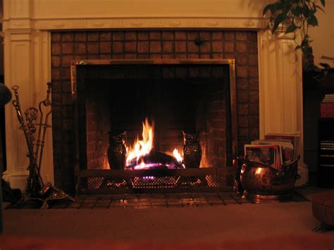 File:The fireplace-RS.jpg - Wikipedia