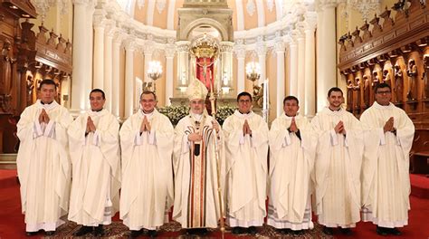 Iglesia En Arequipa Cuenta Con Siete Nuevos Sacerdotes