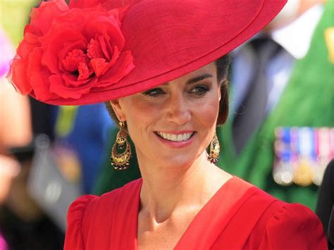 写真英キャサリン皇太子妃ビビットな真っ赤なドレス姿でロイヤルアスコットに登場 セレブゴシップ ニュース クランクイン