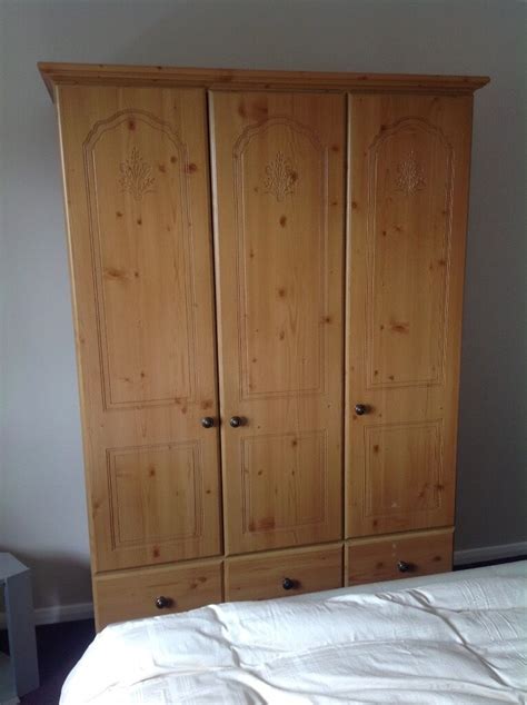 Bargain Second Hand Wardrobe For Sale In Church Crookham Hampshire